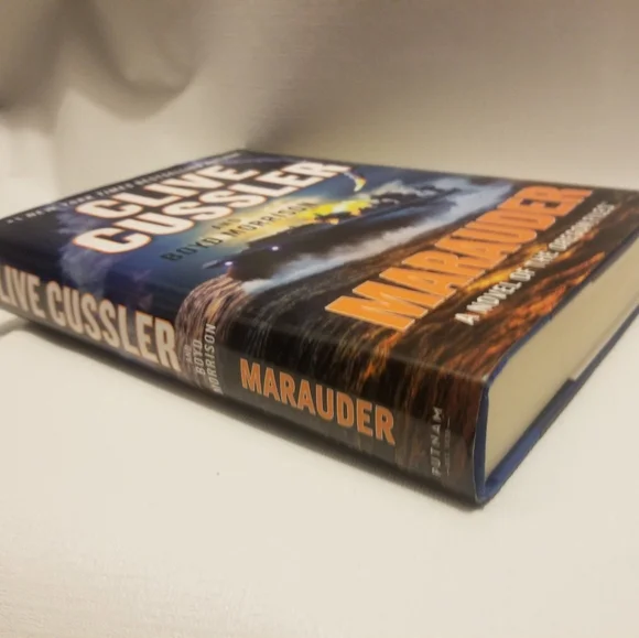 Two EUC action adventure Clive Cussler bks - Picture 5 of 11